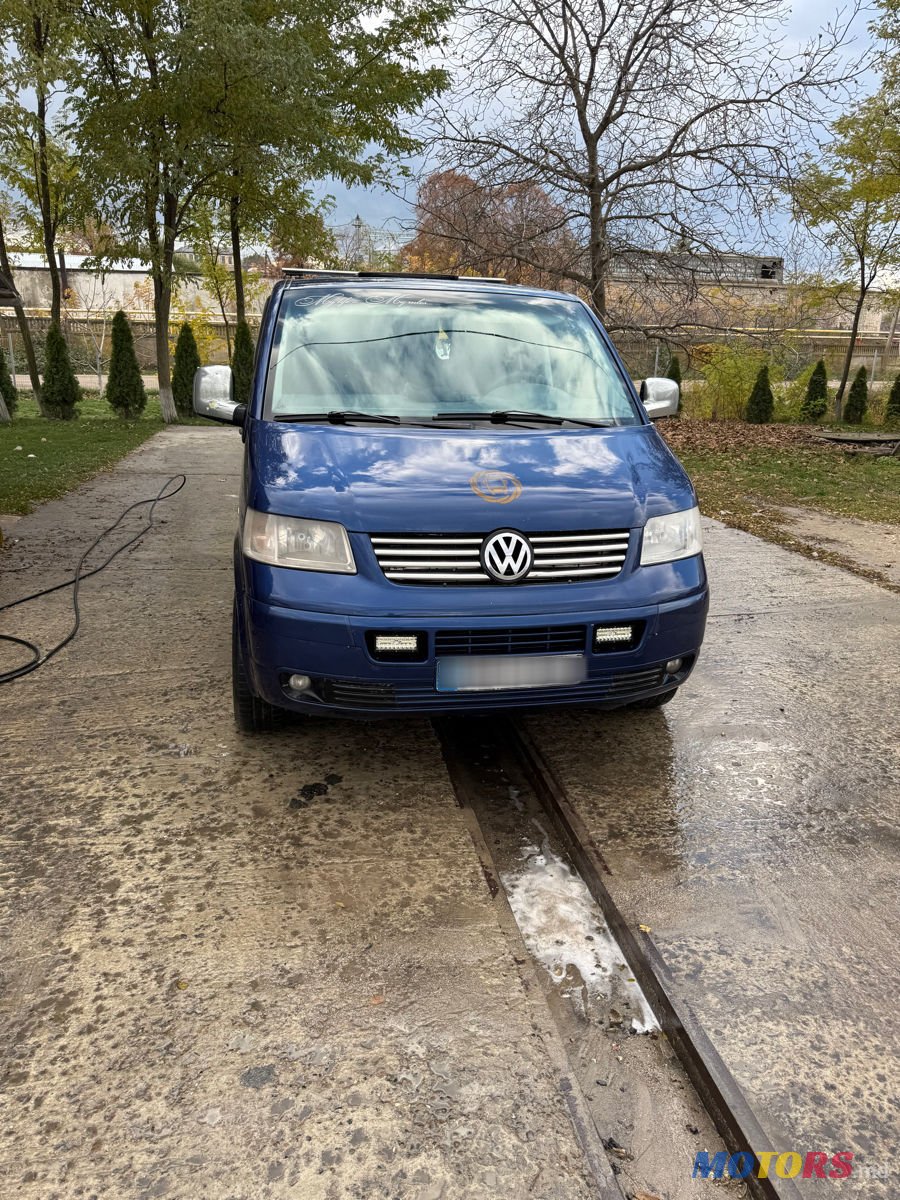 2004' Volkswagen Transporter photo #1