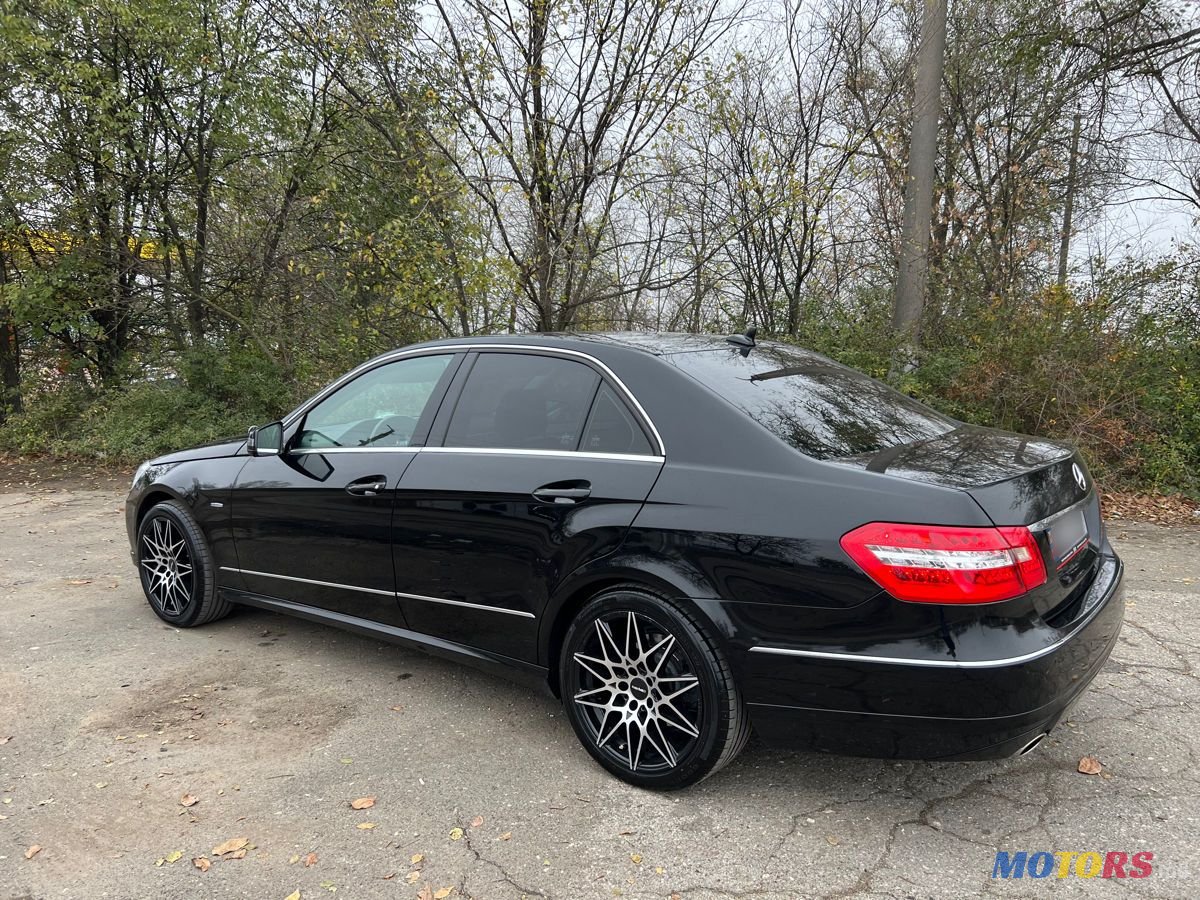 2011' Mercedes-Benz E Класс photo #2