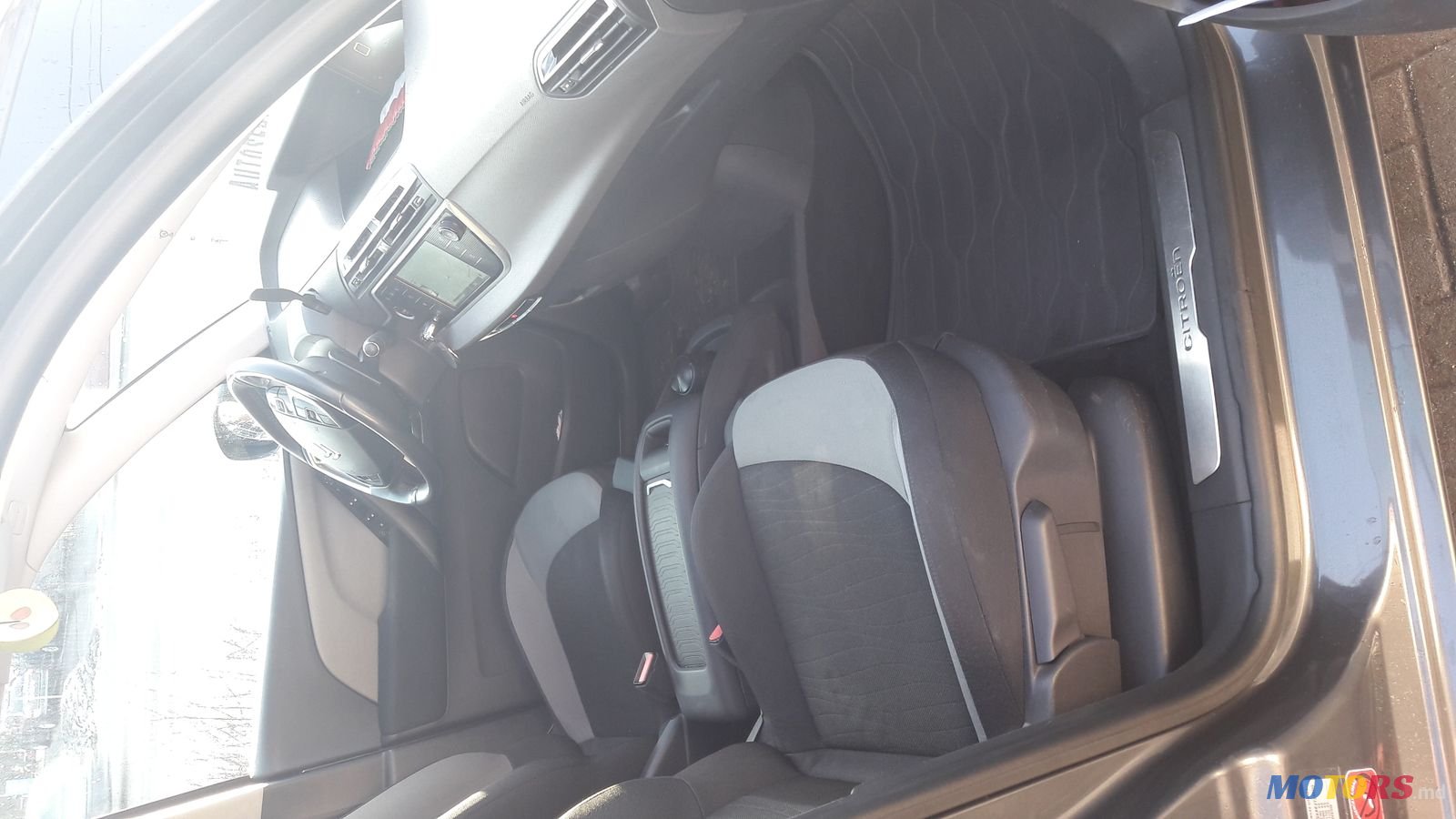 2015' Citroen Grand C4 Picasso photo #4