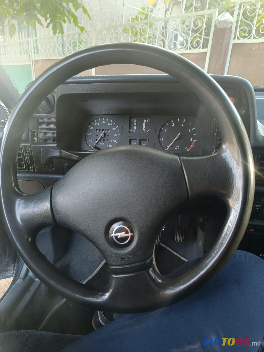 1991' Opel Kadett photo #2
