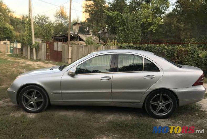 2006' Mercedes-Benz C photo #2