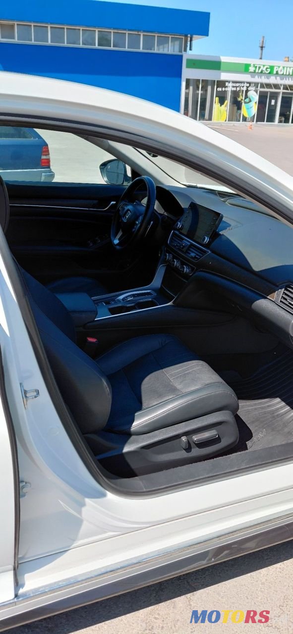 2018' Honda Accord photo #4