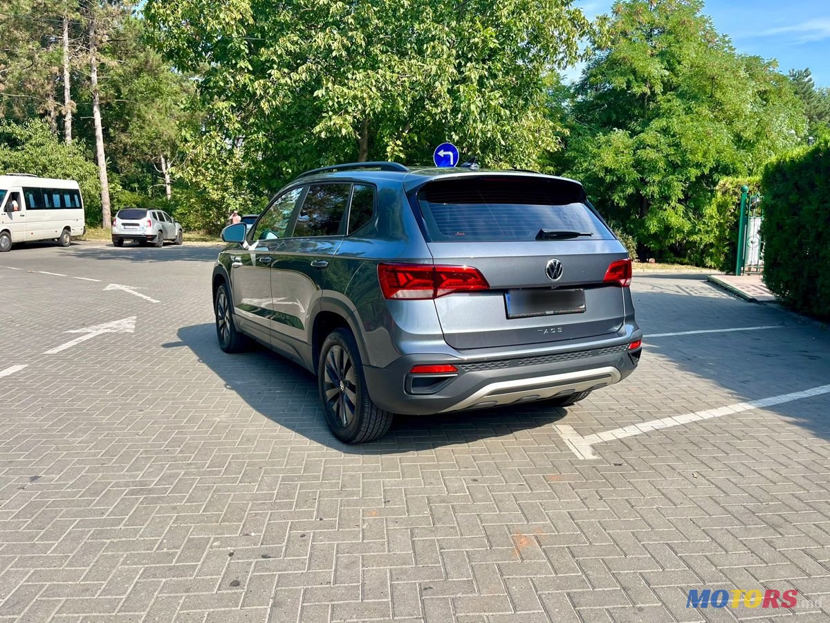 2021' Volkswagen Taos photo #3