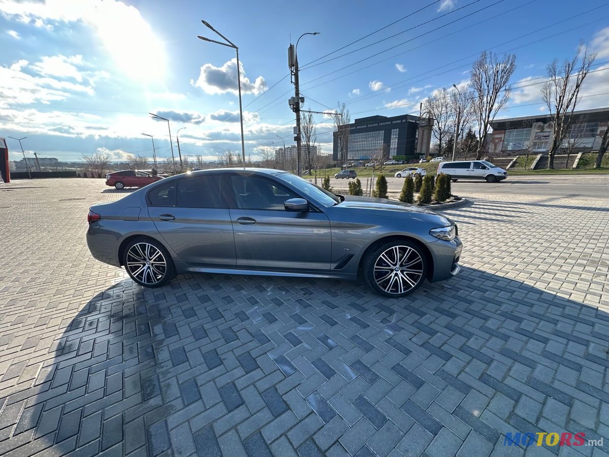 2021' BMW 5 Series photo #3