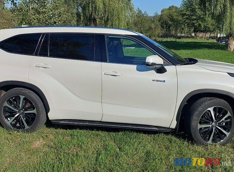 2021' Toyota Highlander photo #4