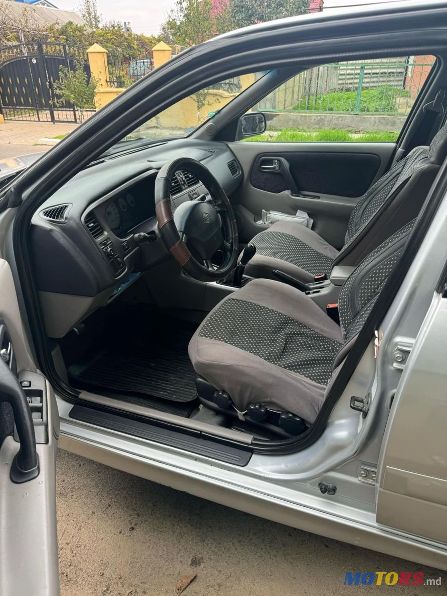 2000' Nissan Primera photo #5