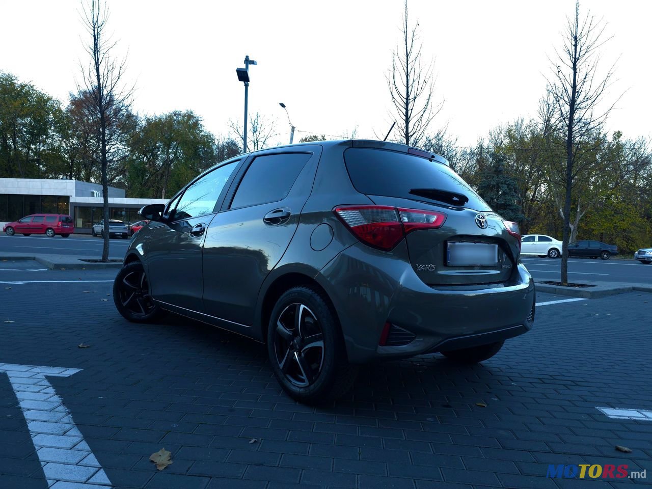 2017' Toyota Yaris photo #4