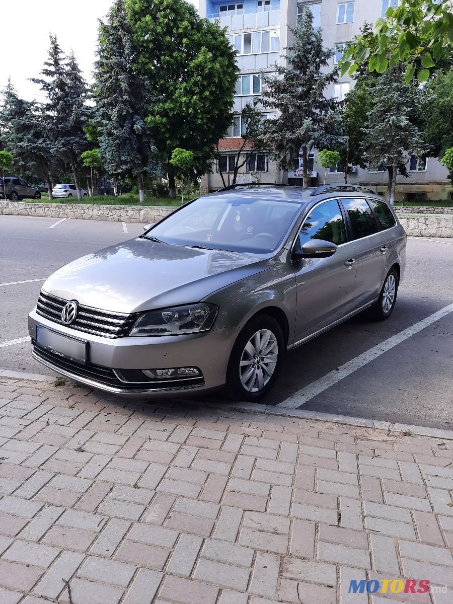 2012' Volkswagen Passat photo #1