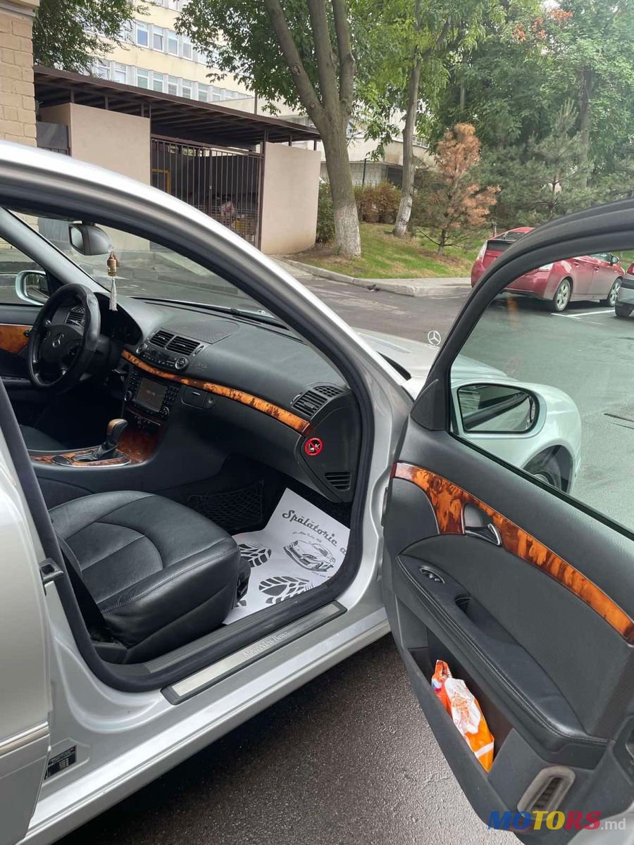 2005' Mercedes-Benz E Класс photo #5