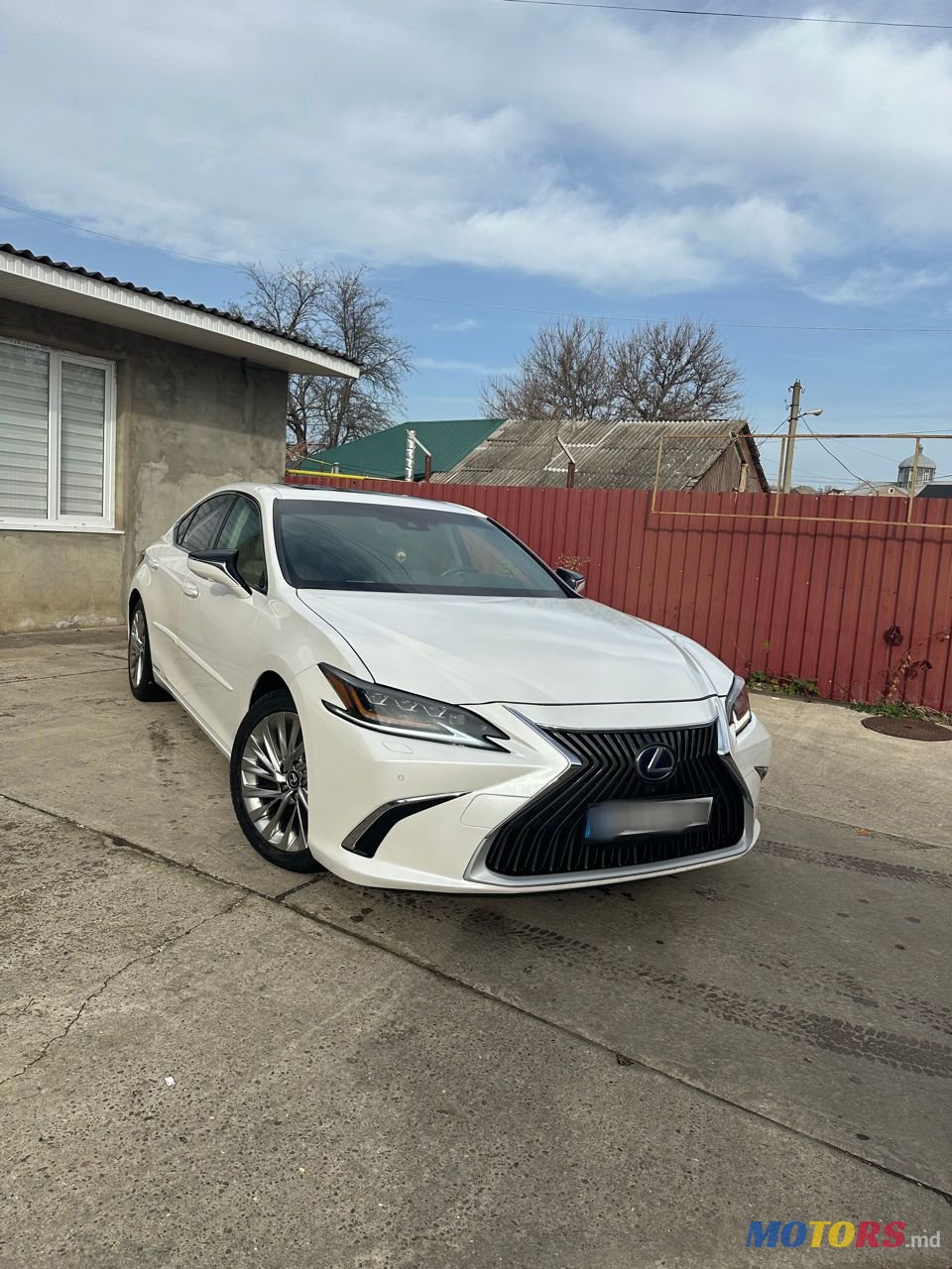 2020' Lexus Es Series photo #2