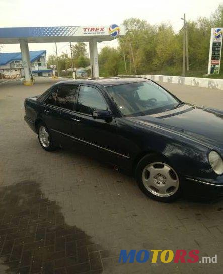 2000' Mercedes-Benz E photo #1