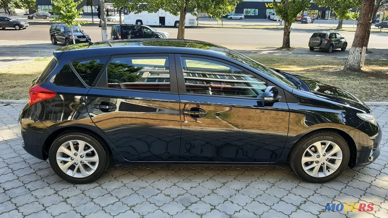 2014' Toyota Auris photo #4