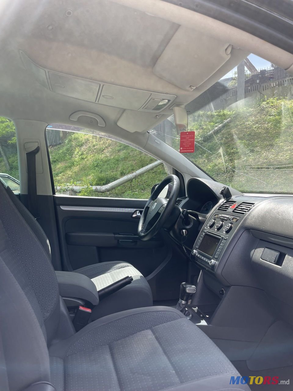 2006' Volkswagen Touran photo #5