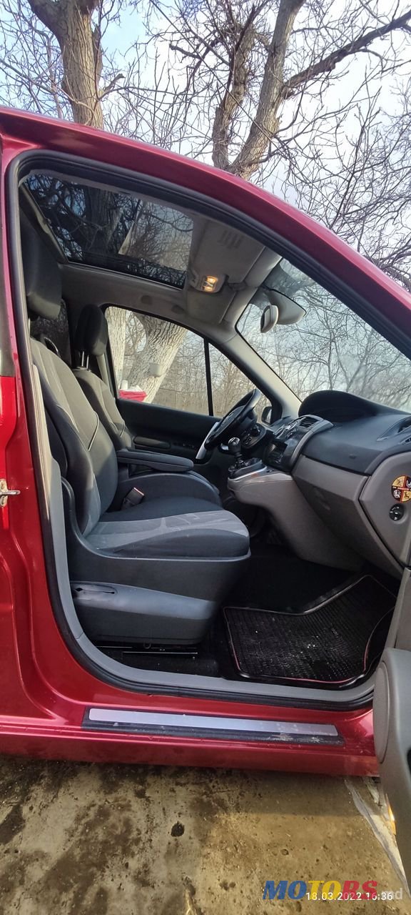 2005' Renault Grand Scenic photo #4