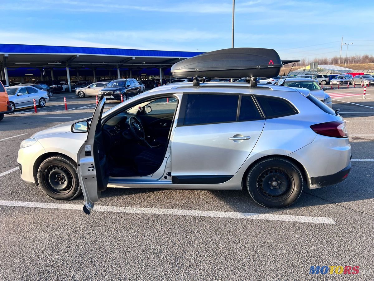 2013' Renault Megane photo #2