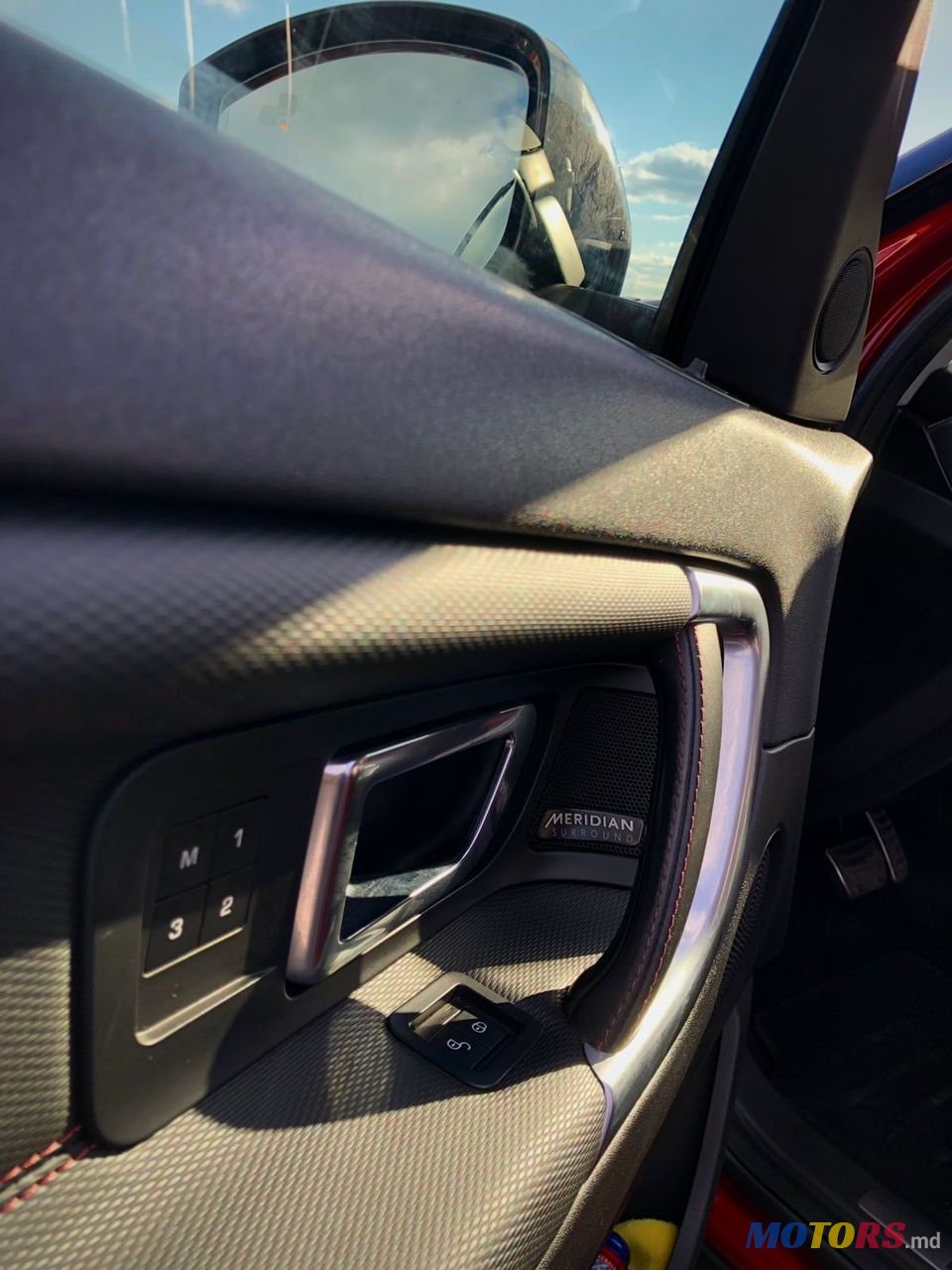 2017' Land Rover Discovery Sport photo #6