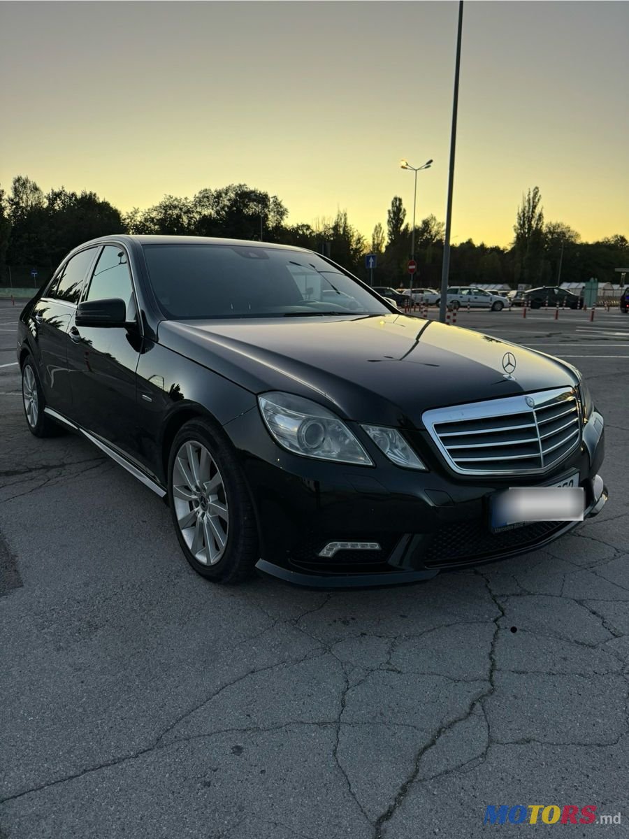 2011' Mercedes-Benz E-Class photo #1