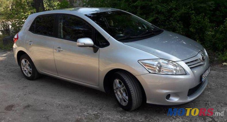 2012' Toyota Auris photo #1