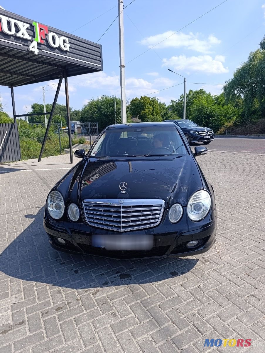 2008' Mercedes-Benz E-Class photo #1