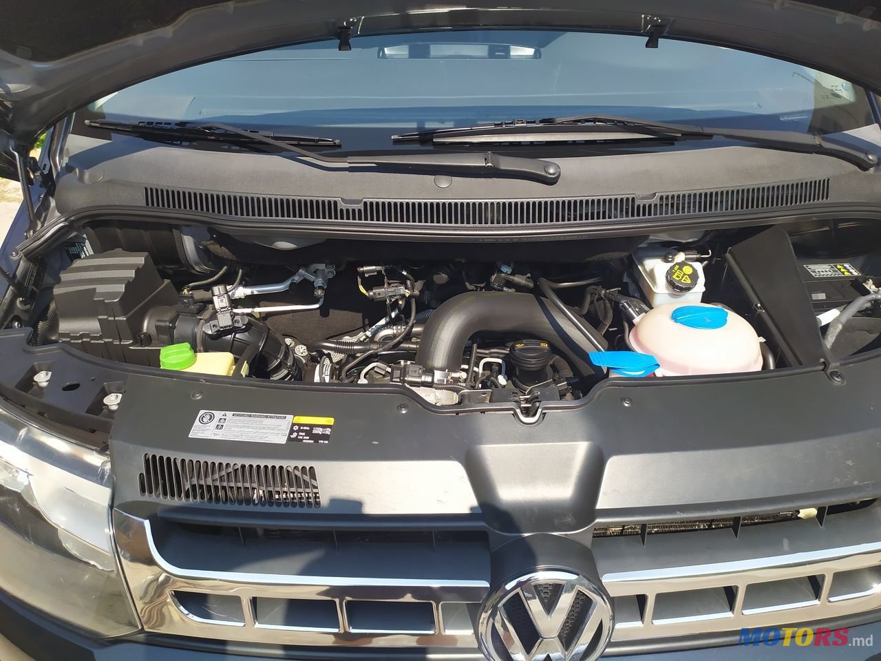 2013' Volkswagen Transporter photo #1