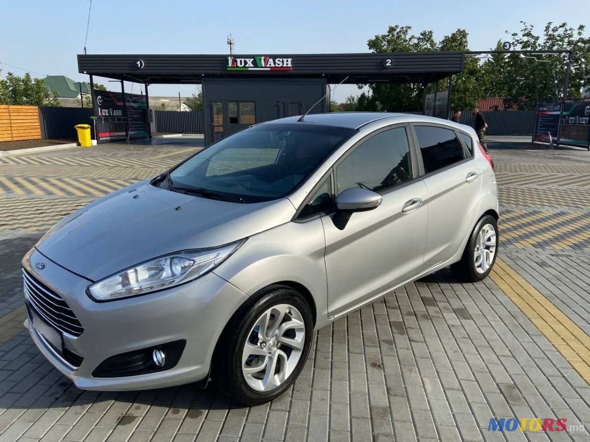 2015' Ford Fiesta photo #2