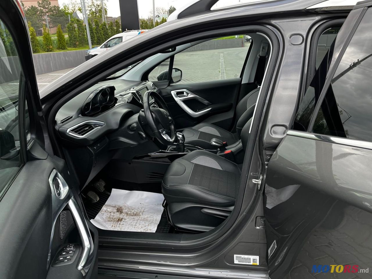 2019' Peugeot 2008 photo #5