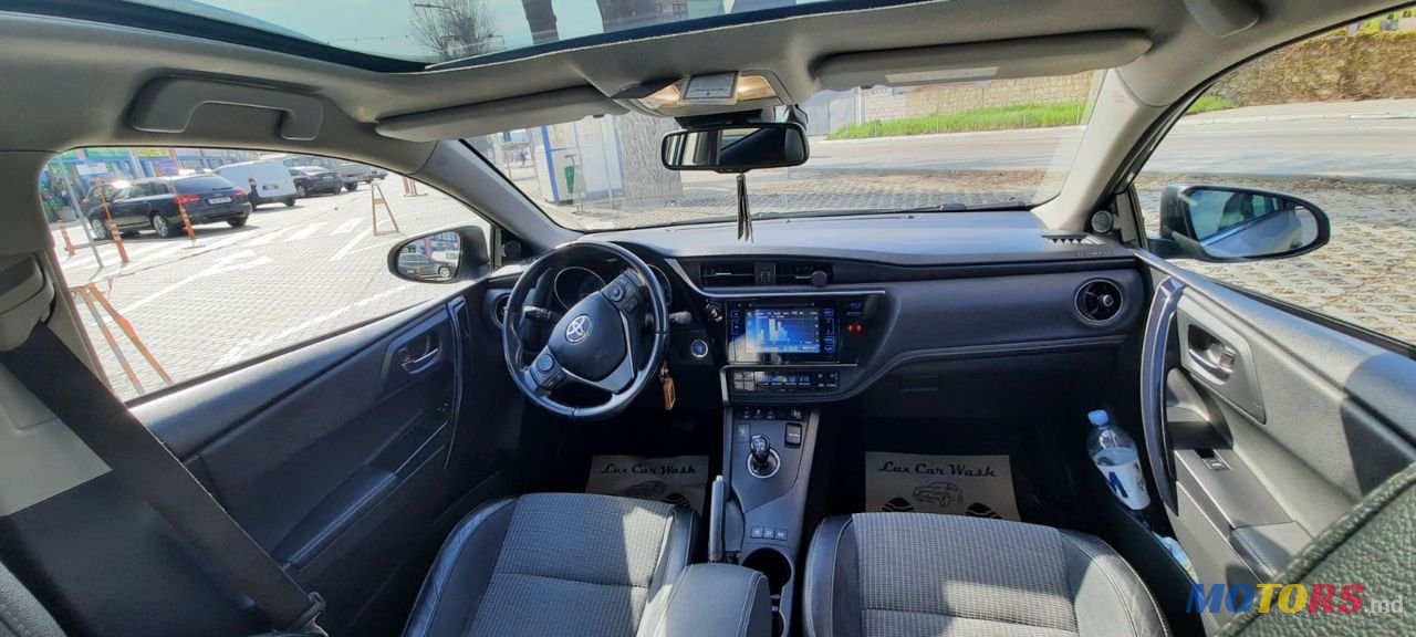 2016' Toyota Auris photo #4