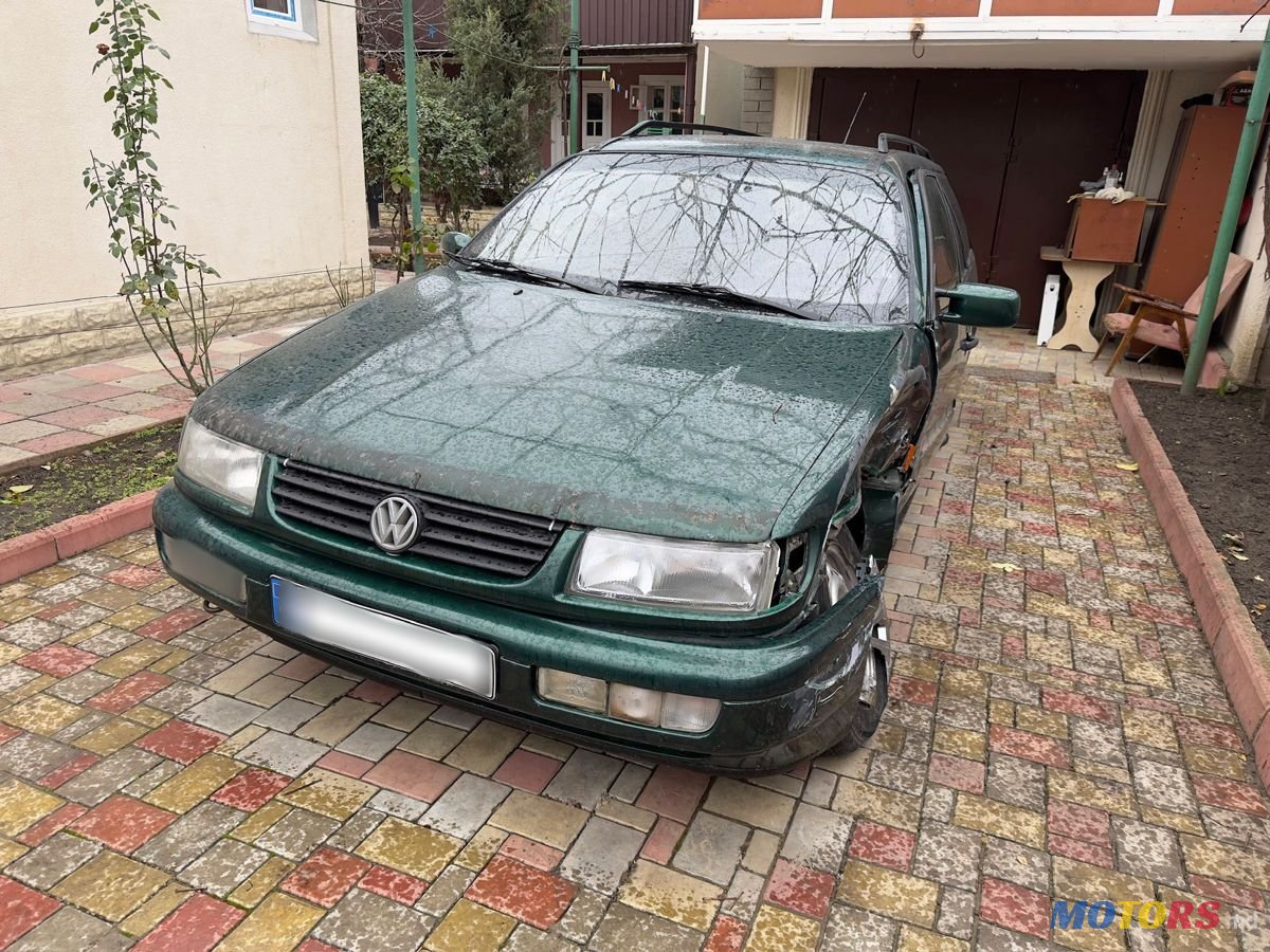 1996' Volkswagen Passat photo #1