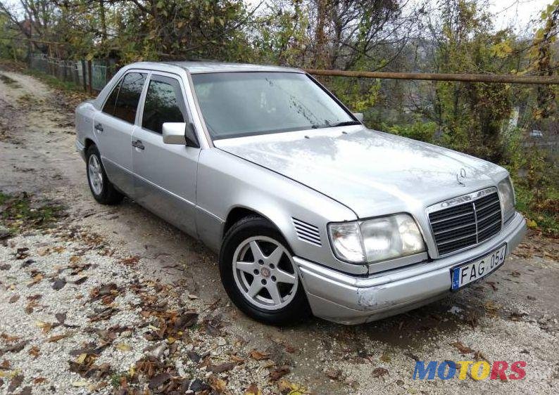 1994' Mercedes-Benz 124 photo #1