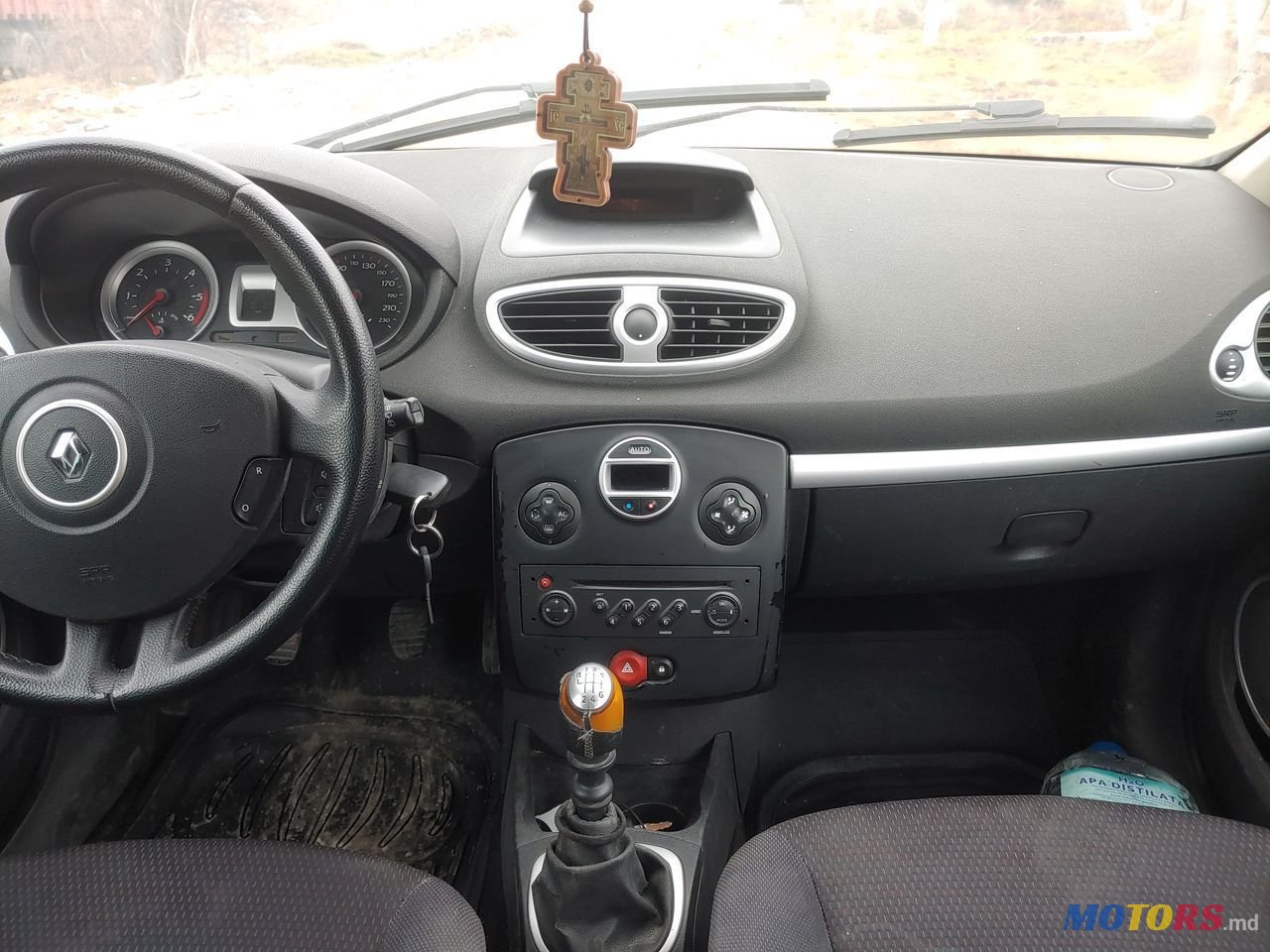 2008' Renault Clio photo #2