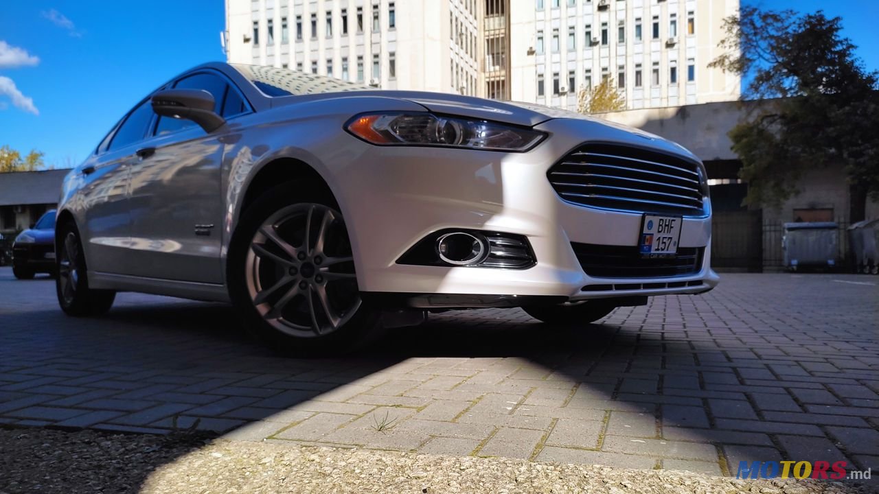 2014' Ford Fusion photo #3
