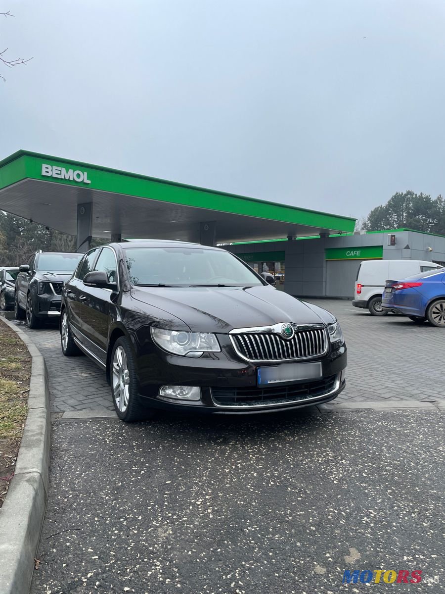 2012' Skoda Superb photo #2