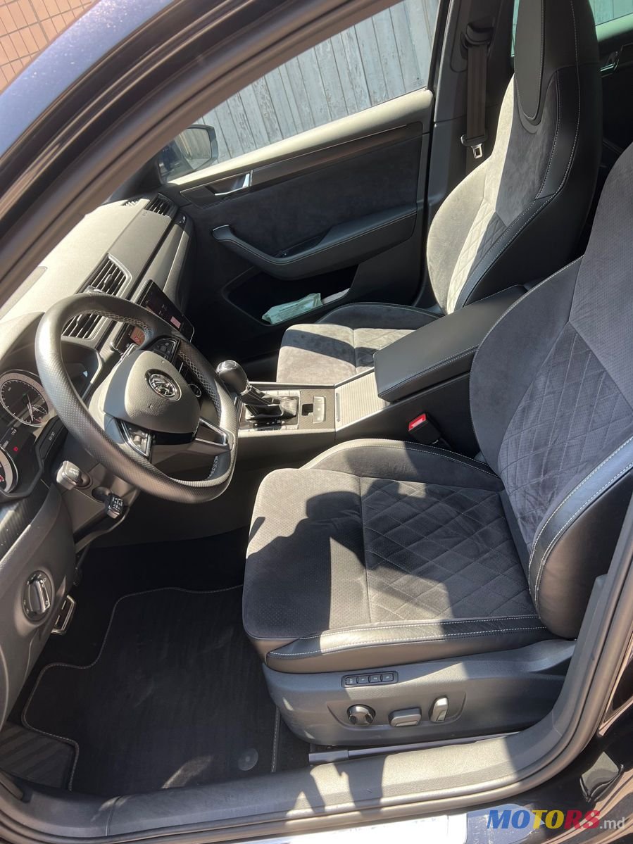 2020' Skoda Superb photo #6