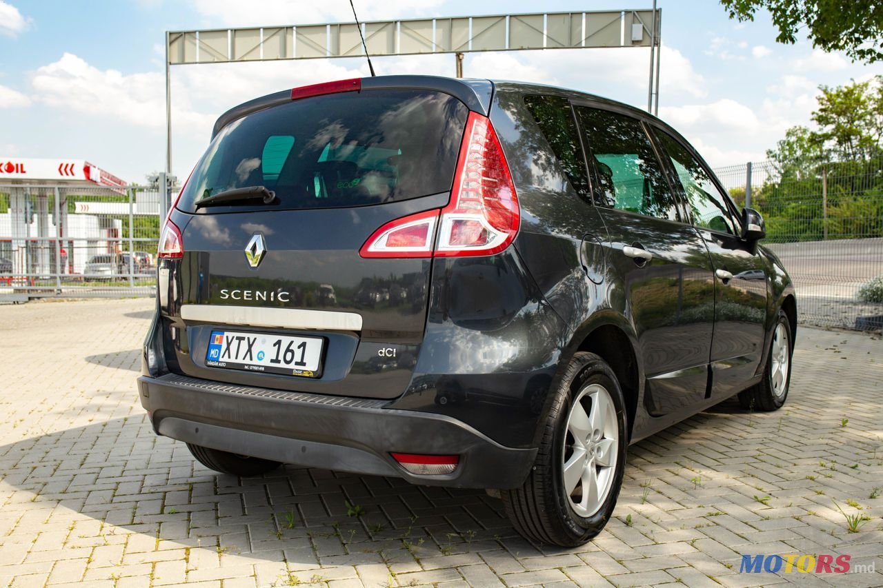 2010' Renault Scenic photo #3