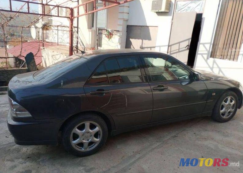 2000' Lexus IS photo #1