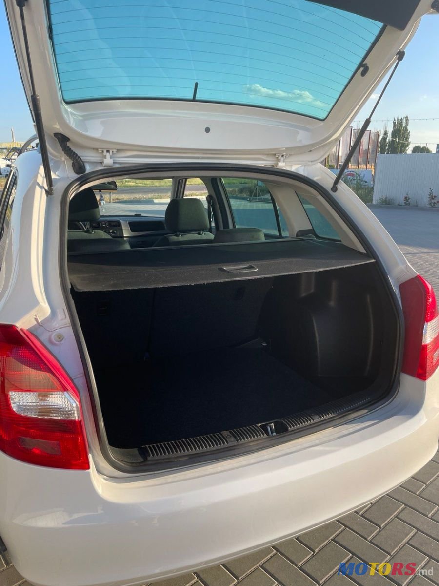 2014' Skoda Fabia photo #3