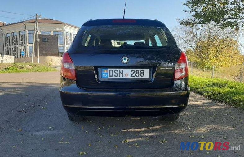 2011' Skoda Fabia photo #1