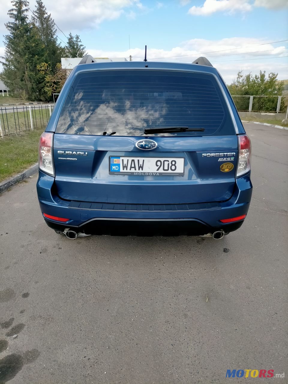 2011' Subaru Forester photo #4