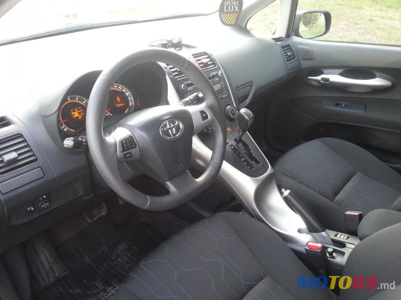 2011' Toyota Aurion photo #2