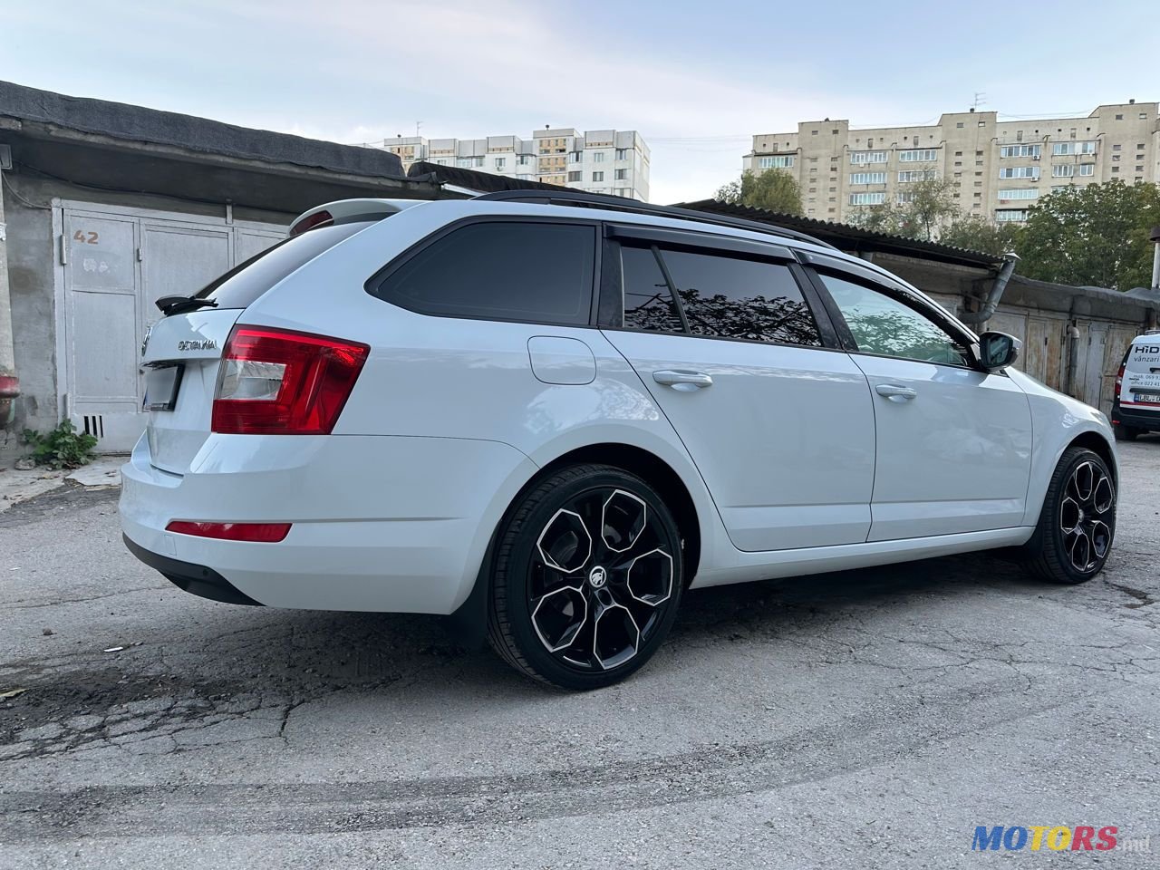 2014' Skoda Octavia photo #4