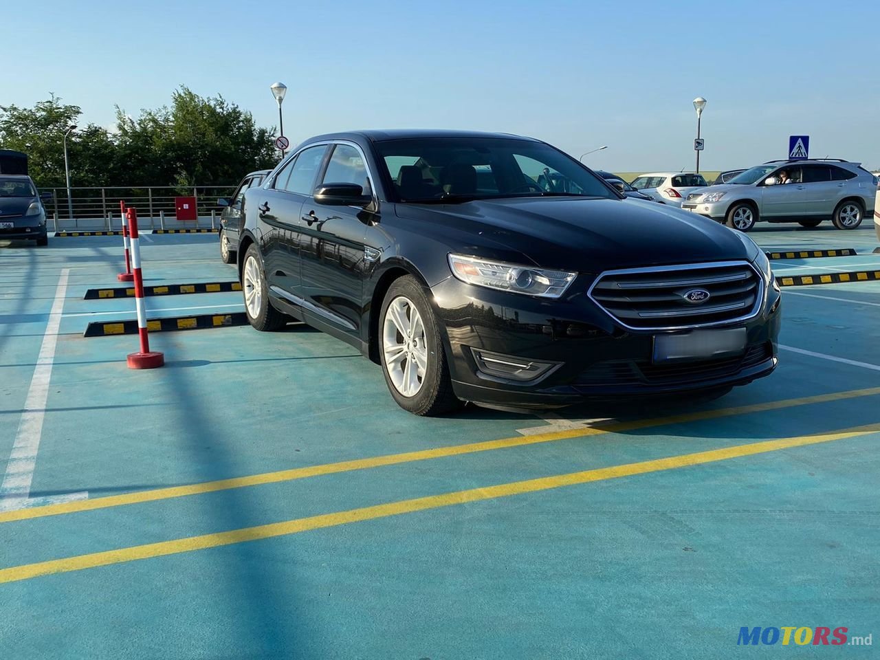 2015' Ford Taurus photo #4