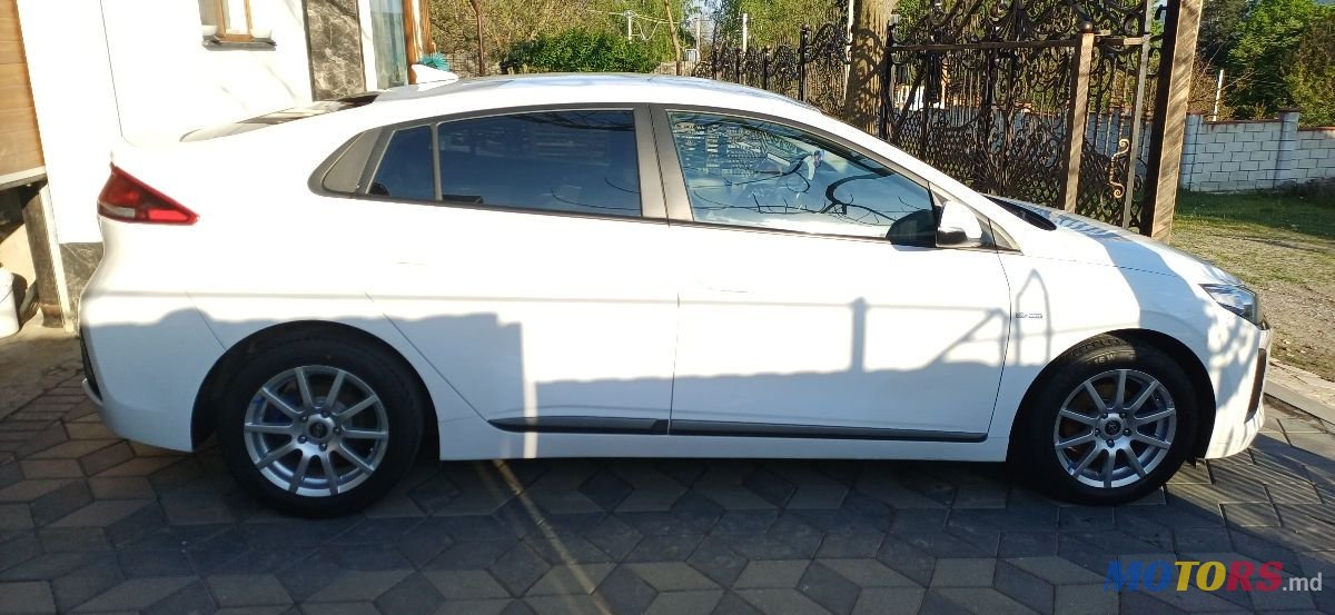 2019' Hyundai Ioniq photo #4