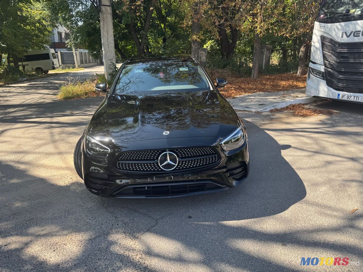 2021' Mercedes-Benz E-Class photo #2