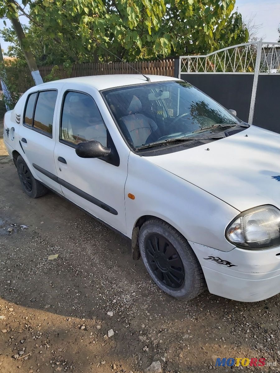 2002' Renault Clio photo #3