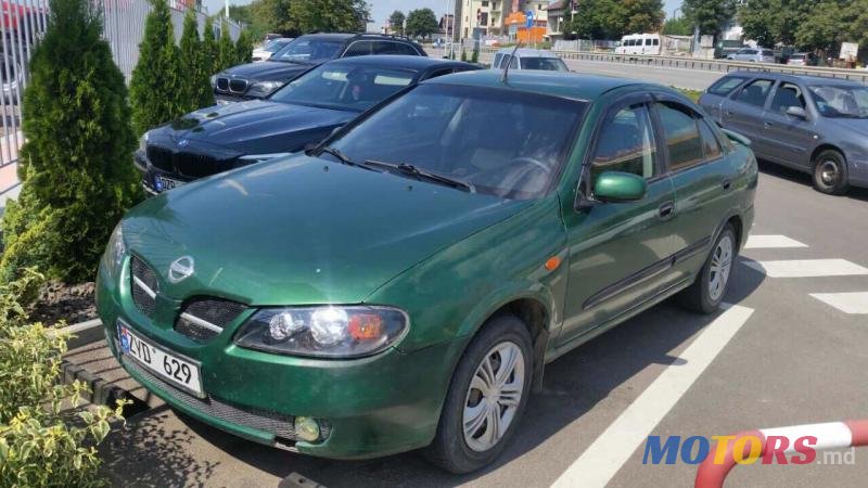 2004' Nissan Almera photo #2