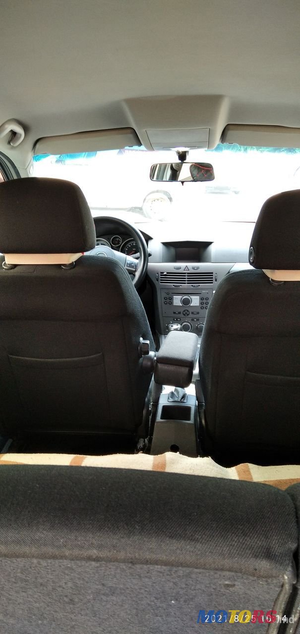 2005' Opel Astra photo #5