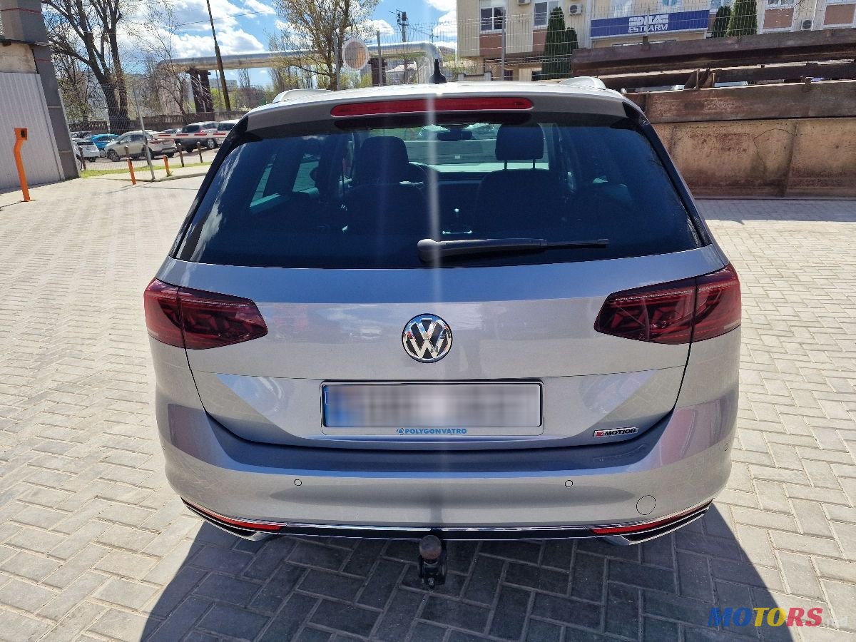 2020' Volkswagen Passat photo #3