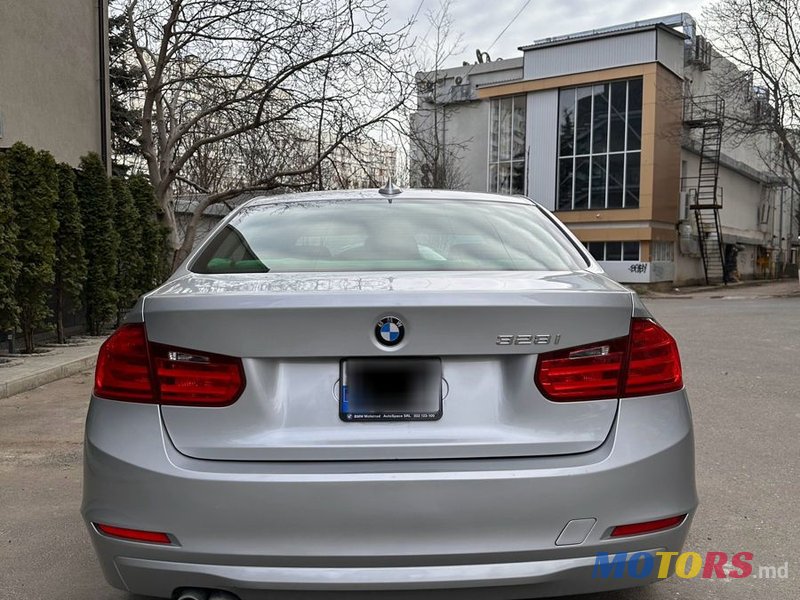 2015' BMW 3 Series photo #5