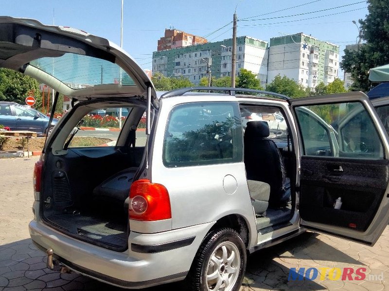 2006' Volkswagen Sharan photo #3