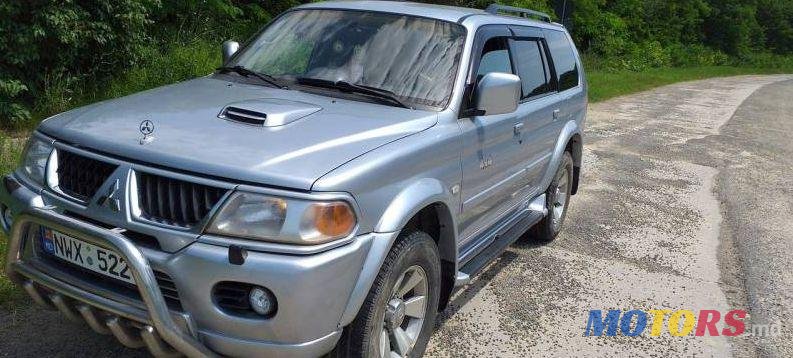 2007' Mitsubishi Pajero Sport photo #1